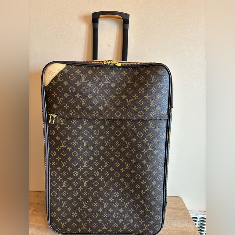 Authentic Louis Vuitton pegase 65 monogram suitca… - image 1